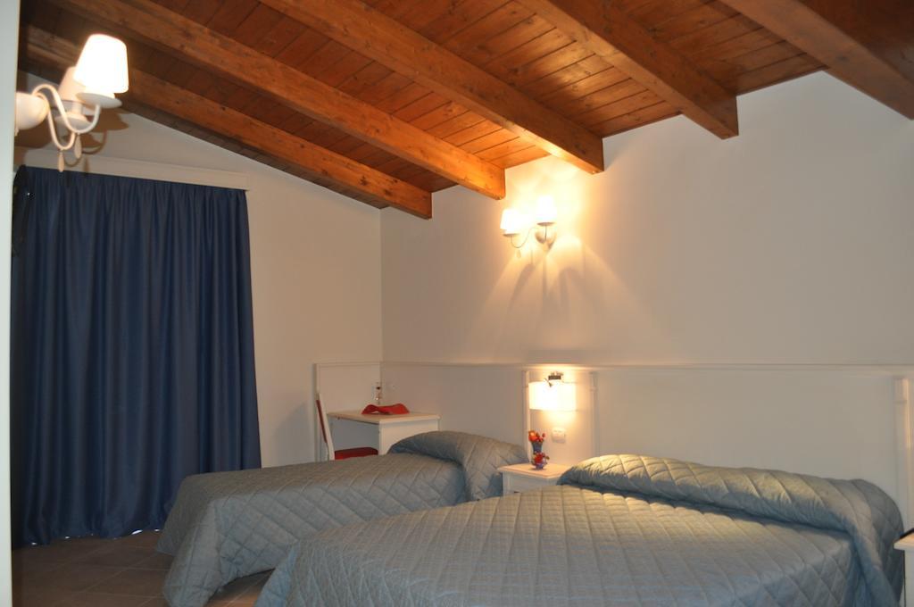 Hotel Centova Perugia Oda fotoğraf