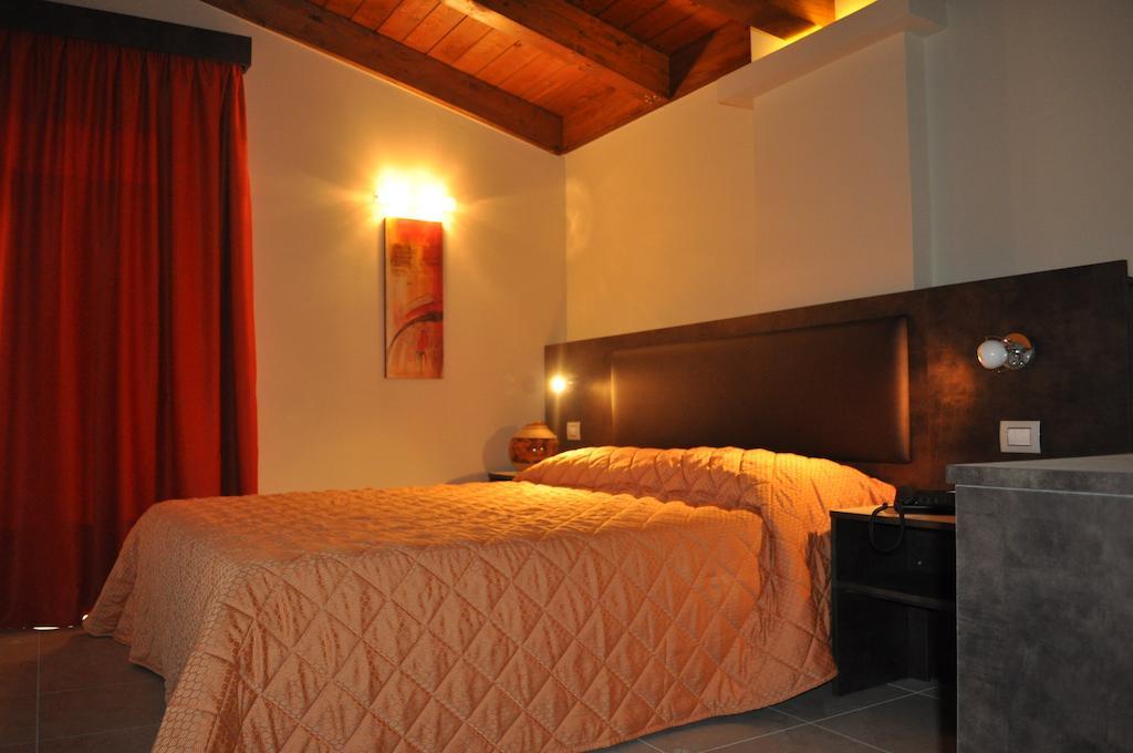 Hotel Centova Perugia Oda fotoğraf